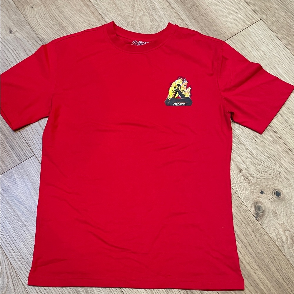 Palace Skateboards Tri-Fire T-Shirt (red) Size L